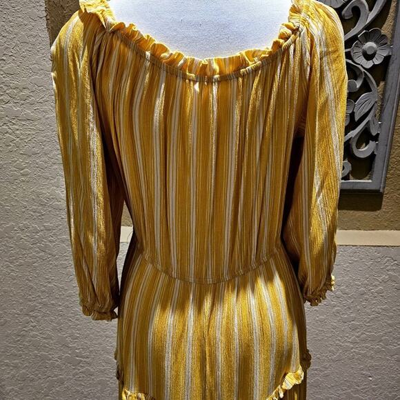 Lauren Conrad L Buttery Yellow and White Boho Tiered Peasant Garden Veranda - Picture 5 of 8